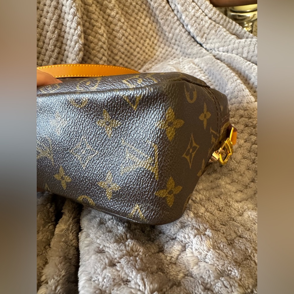 Louis Vuitton trousse 28 crossbody - Picture 7 of 11
